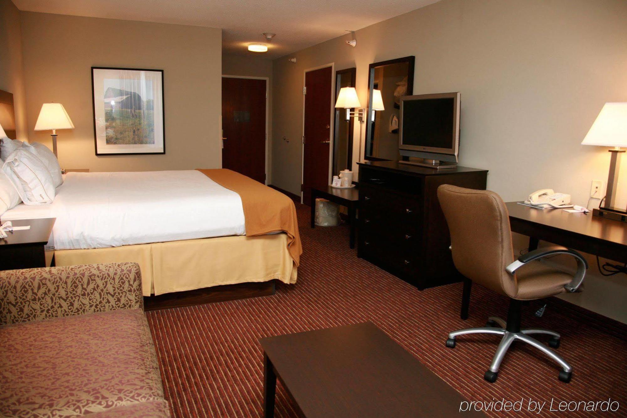Holiday Inn Express Fort Wayne - East - New Haven By Ihg Room photo