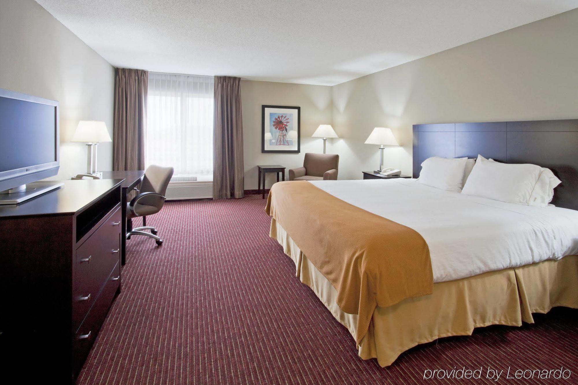 Holiday Inn Express Fort Wayne - East - New Haven By Ihg Room photo
